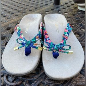 NEW w/o Tag Vionic Bella II Tropical Colors Toe Post Sandal Orthotic Arch Sandal